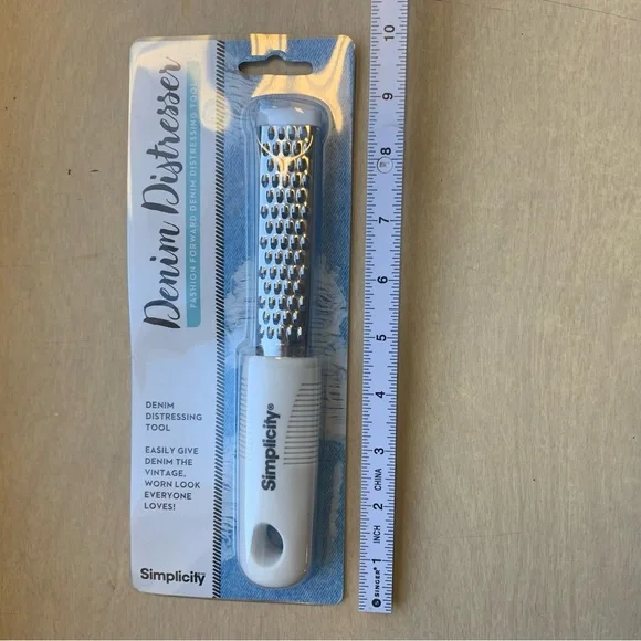 Simplicity Denim Distresser Rasp Tool